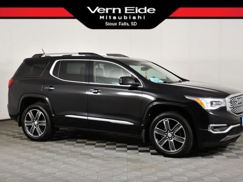 Used 2017 GMC Acadia Denali w/ Technology Package AWD/4WD image 1