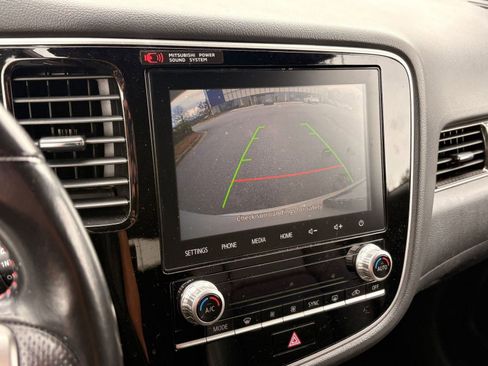 Used 2022 Mitsubishi Outlander LE image 31