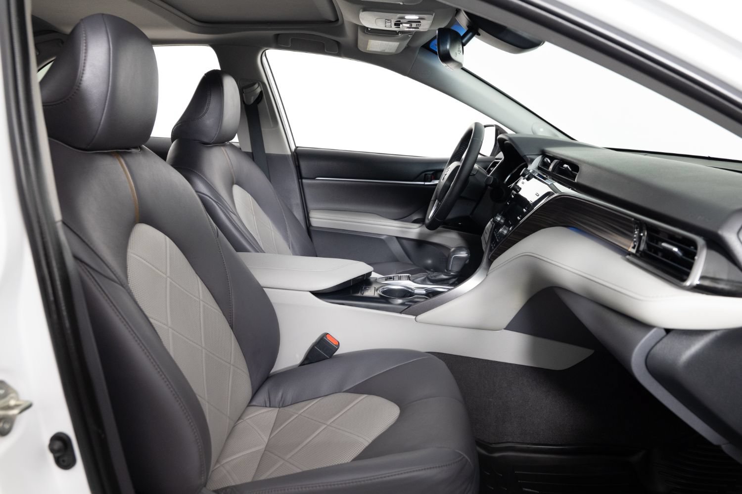Used 2019 Toyota Camry XLE FWD image 26