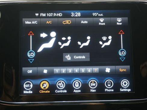 Used 2022 Jeep Grand Cherokee Laredo X RWD image 20