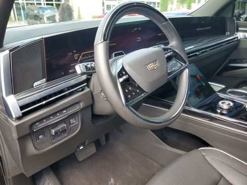 Certified 2025 Cadillac Escalade Sport image 18