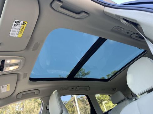 Used 2025 Volvo XC60 T8 Plus w/ Protection Package Premier image 22