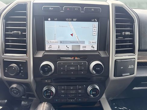Used 2018 Ford F150 Lariat w/ Equipment Group 502A Luxury AWD/4WD image 10