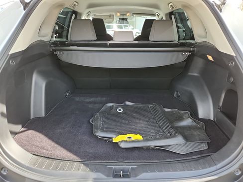 Used 2021 Toyota RAV4 XLE image 19