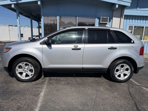 Used 2014 Ford Edge SE w/ Equipment Group 101A AWD/4WD image 2