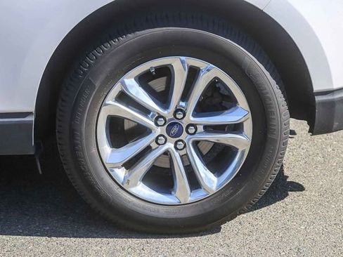 Used 2017 Ford Edge SEL w/ Equipment Group 201A image 12