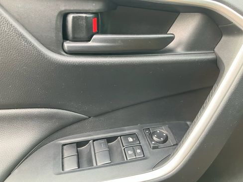 Used 2021 Toyota RAV4 LE image 36