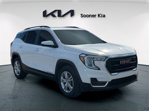 Used 2022 GMC Terrain SLE w/ Driver Convenience Package image 8