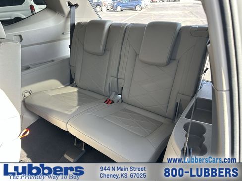 Used 2025 Volkswagen Atlas SE AWD/4WD image 21