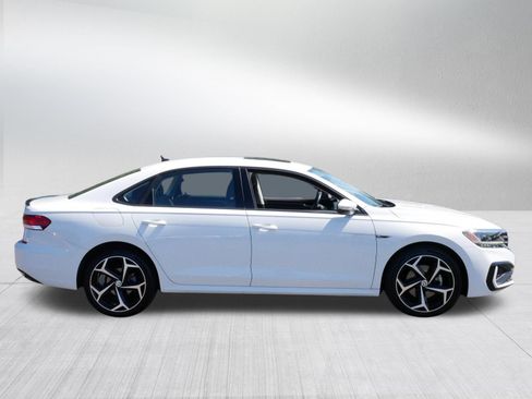 Used 2020 Volkswagen Passat 2.0T R-Line FWD image 8