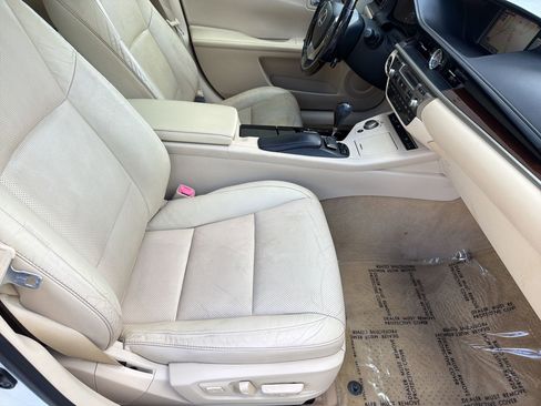 Used 2015 Lexus ES 350 w/ Luxury Package image 31