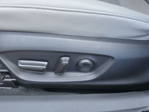 Used 2022 Toyota Camry XSE image 11