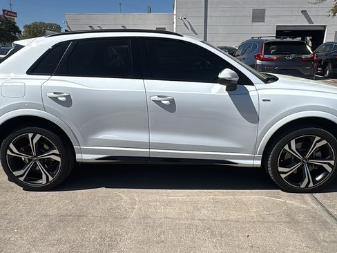 Used 2023 Audi Q3 2.0T Premium Plus w/ Premium Plus Package image 8