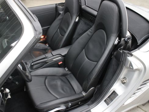 Used 2005 Porsche Boxster image 9