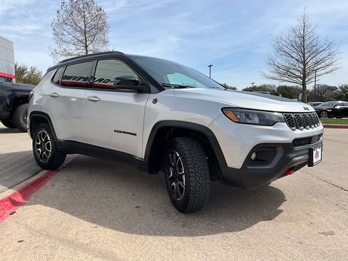Used 2025 Jeep Compass Trailhawk w/ Trailer Tow Group image 4