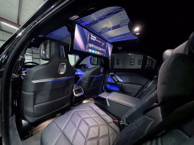 Used 2024 BMW i7 eDrive50 w/ M Sport Package RWD image 14