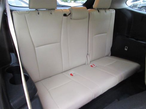 Used 2023 Toyota Highlander XLE image 38