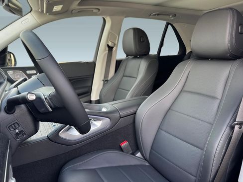 New 2026 Mercedes-Benz GLB 250 image 5