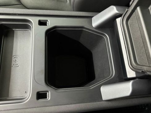 Used 2022 Land Rover Defender 110 S image 40