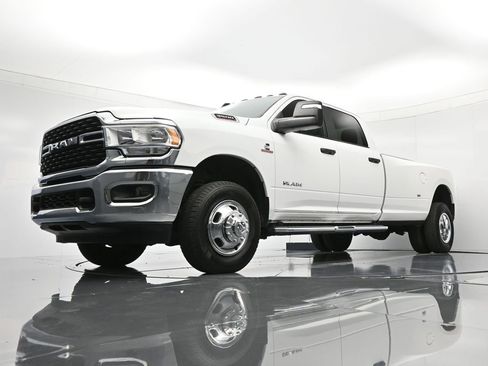 Used 2024 RAM 3500 Big Horn image 37