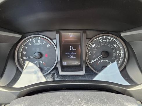 Used 2017 Toyota Tacoma TRD Sport w/ Tow Package RWD image 30