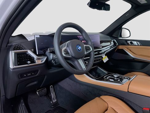 New 2026 BMW X5 xDrive50e w/ M Sport Package image 10