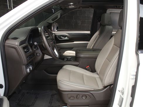 Used 2022 GMC Yukon XL SLT w/ SLT Premium Package AWD/4WD image 32