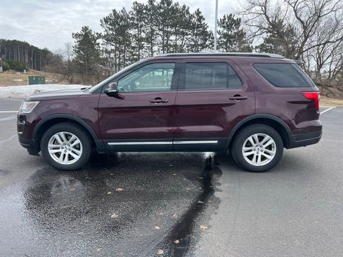 Certified 2018 Ford Explorer XLT w/ Equipment Group 202A image 4
