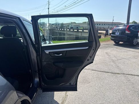 Used 2018 Honda CR-V LX image 15