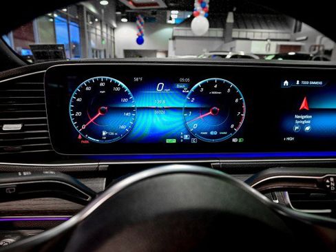 Used 2023 Mercedes-Benz GLS 450 4MATIC image 39