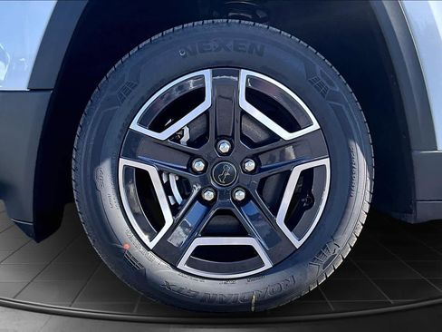 New 2026 Jeep Cherokee Limited image 8