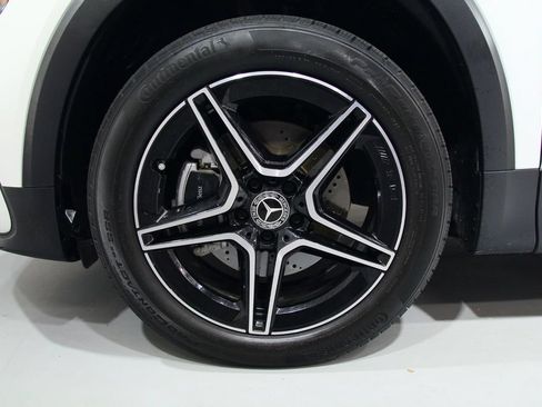 Certified 2024 Mercedes-Benz GLB 250 4MATIC image 18