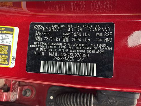 Used 2025 Hyundai Elantra SE FWD image 33