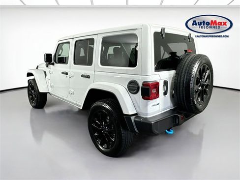 Used 2024 Jeep Wrangler Unlimited Sahara image 5