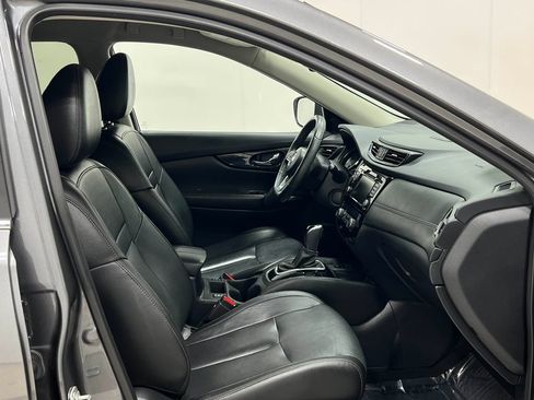 Used 2019 Nissan Rogue SL AWD/4WD image 32