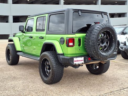 Used 2019 Jeep Wrangler Unlimited Sahara AWD/4WD image 4