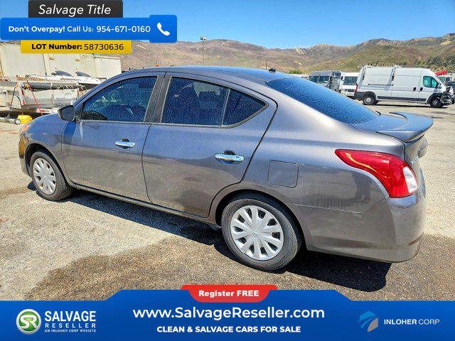 Used 2016 Nissan Versa SV FWD image 3