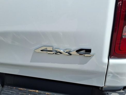Used 2022 RAM 1500 Laramie AWD/4WD image 11