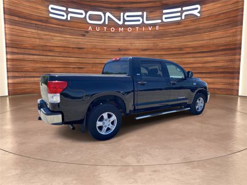 Used 2011 Toyota Tundra 4x4 CrewMax w/ SR5 Pkg image 5