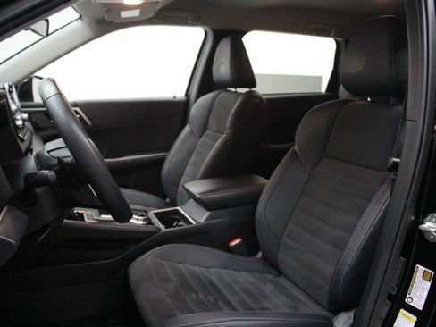 Used 2024 Mitsubishi Outlander SE AWD/4WD image 8
