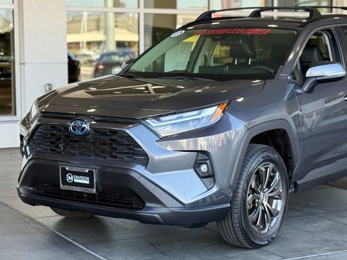 Used 2023 Toyota RAV4 XLE Premium image 3