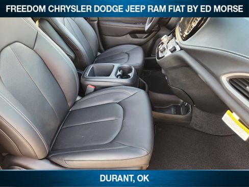 New 2026 Chrysler Pacifica Select image 10