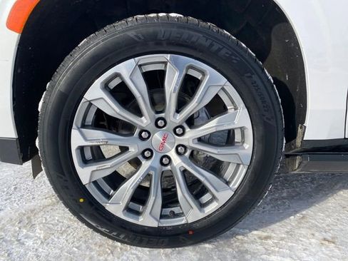 Used 2022 GMC Yukon XL Denali image 25