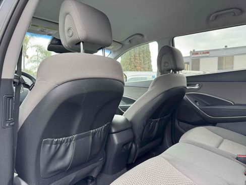 Used 2017 Hyundai Santa Fe SE FWD image 17