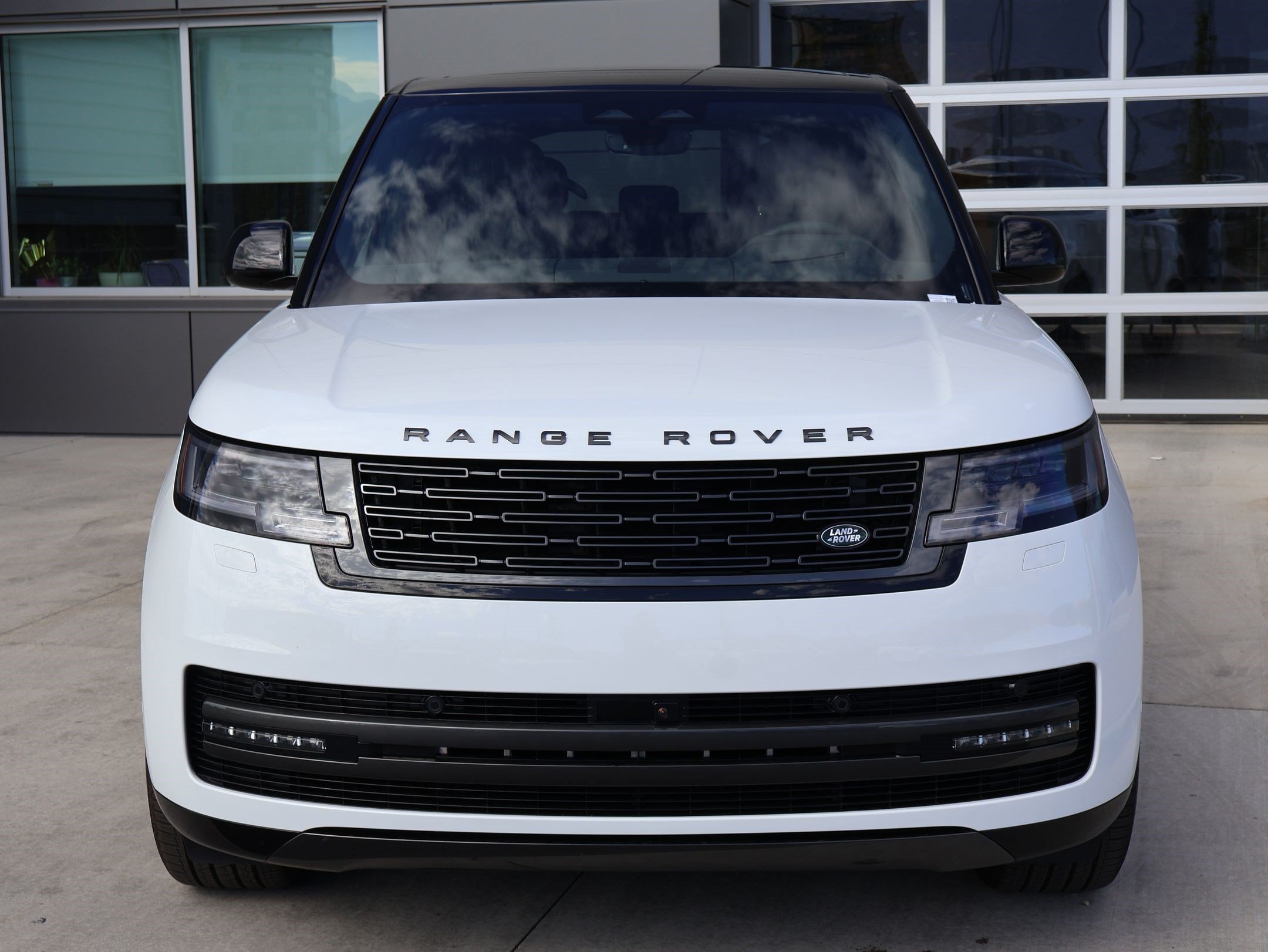 New 2027 Land Rover Range Rover SE AWD/4WD image 2
