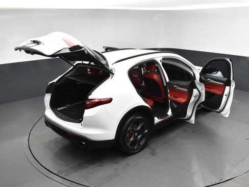 Used 2018 Alfa Romeo Stelvio Sport w/ Quick Order Package 22J Sport image 29