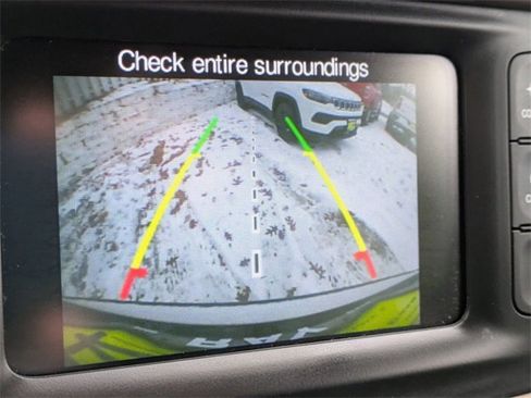 Certified 2017 Jeep Grand Cherokee Laredo image 19