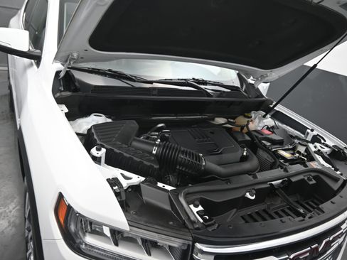 Used 2023 GMC Acadia SLT image 23