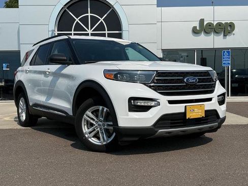 Certified 2023 Ford Explorer XLT w/ Equipment Group 202A AWD/4WD image 1