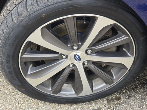 Used 2017 Subaru Legacy 3.6R Limited image 32